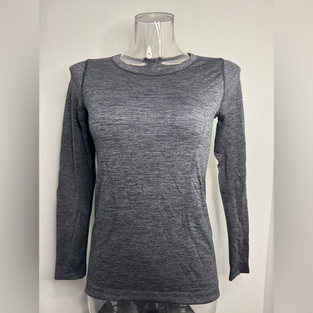 Lululemon Long Sleeve Top. Grey. Size 4/6?